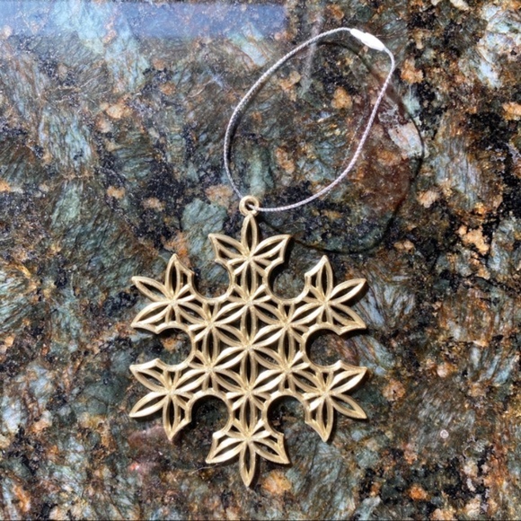 Bronze Snowflake Ornaments (Set of 12) - Picture 5 of 6